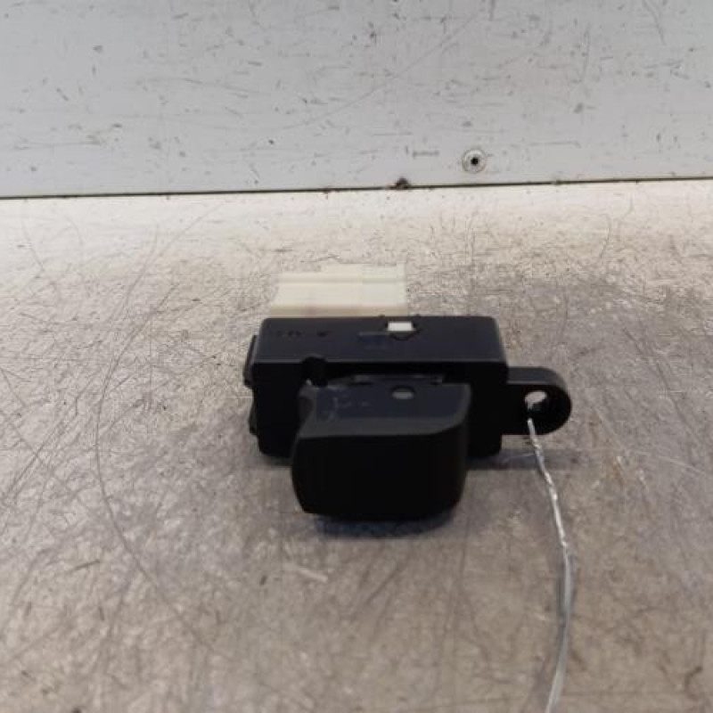 Interrupteur de leve vitre arriere gauche SUZUKI SWIFT 5