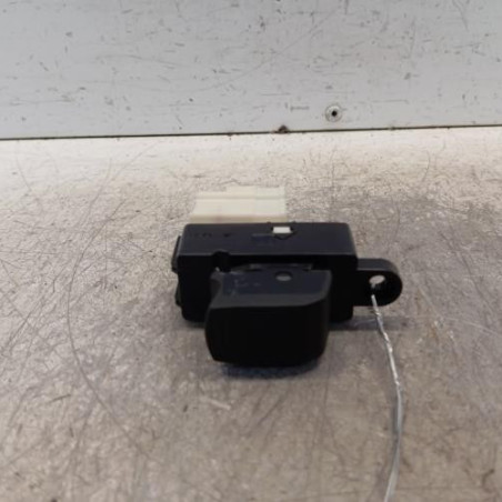 Interrupteur de leve vitre arriere gauche SUZUKI SWIFT 5 Photo n°1