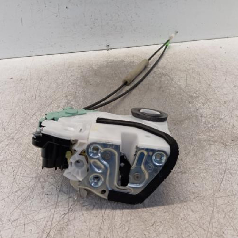 Serrure arriere droit SUZUKI SWIFT 5 Serrure arriere droit SUZUKI SWIFT 5