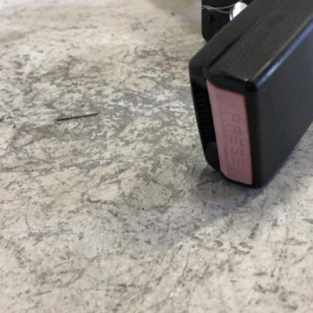 Attache ceinture arriere gauche PEUGEOT 307