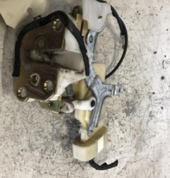 Serrure avant gauche TOYOTA YARIS 1