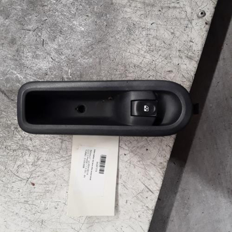 Interrupteur de leve vitre avant droit RENAULT CLIO 3