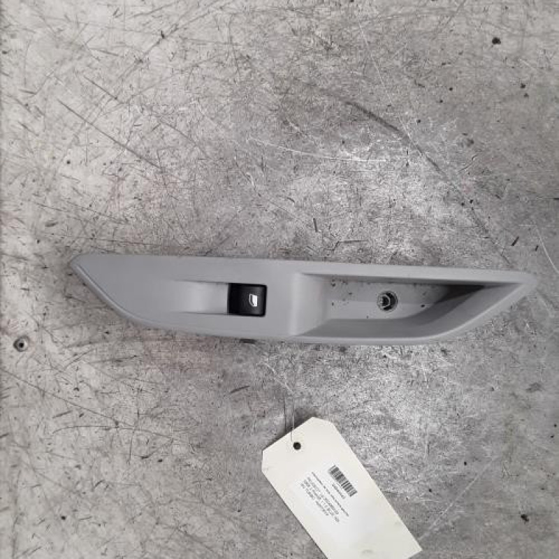 Interrupteur de leve vitre arriere gauche PEUGEOT 5008 2