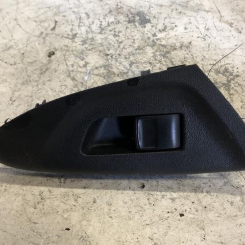 Interrupteur de leve vitre avant droit CITROEN C1 2
