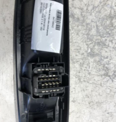 Interrupteur de leve vitre avant gauche RENAULT CLIO 2