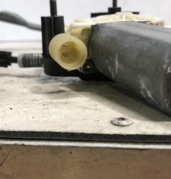 Leve vitre electrique avant gauche RENAULT CLIO 2