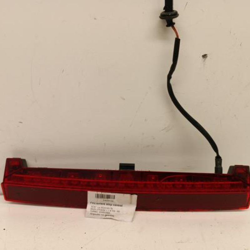 Feu arriere stop central SEAT IBIZA 3 Feu arriere stop central SEAT IBIZA 3