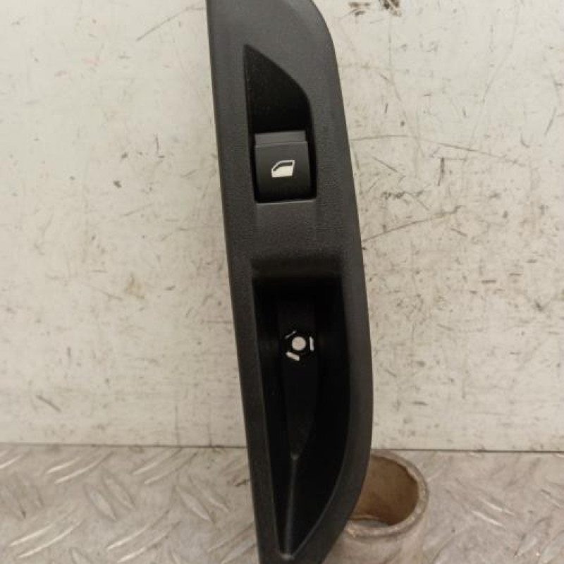Interrupteur de leve vitre arriere gauche PEUGEOT 208 2