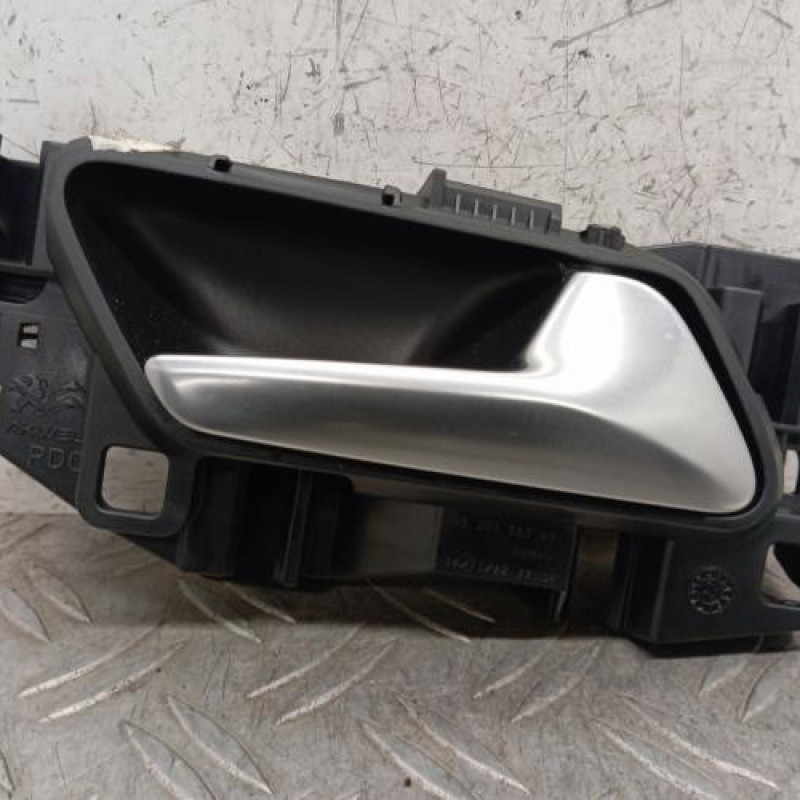 Poignee interieur arriere droit PEUGEOT 208 2