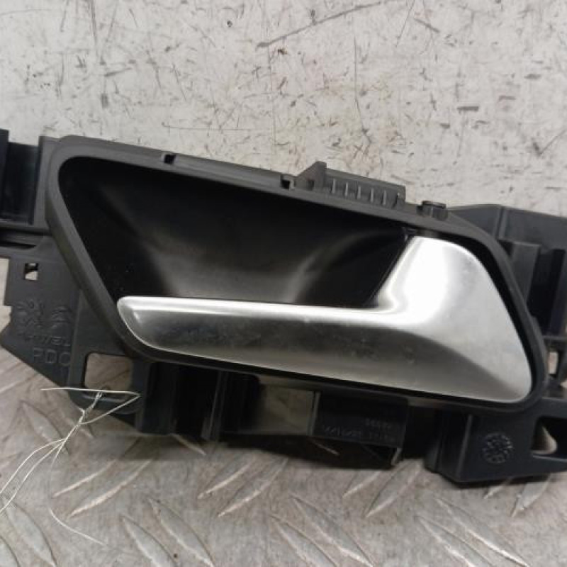 Poignee interieur avant droit PEUGEOT 208 2