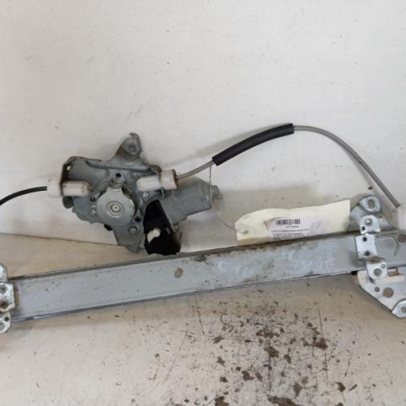 Leve vitre electrique avant droit NISSAN JUKE 1