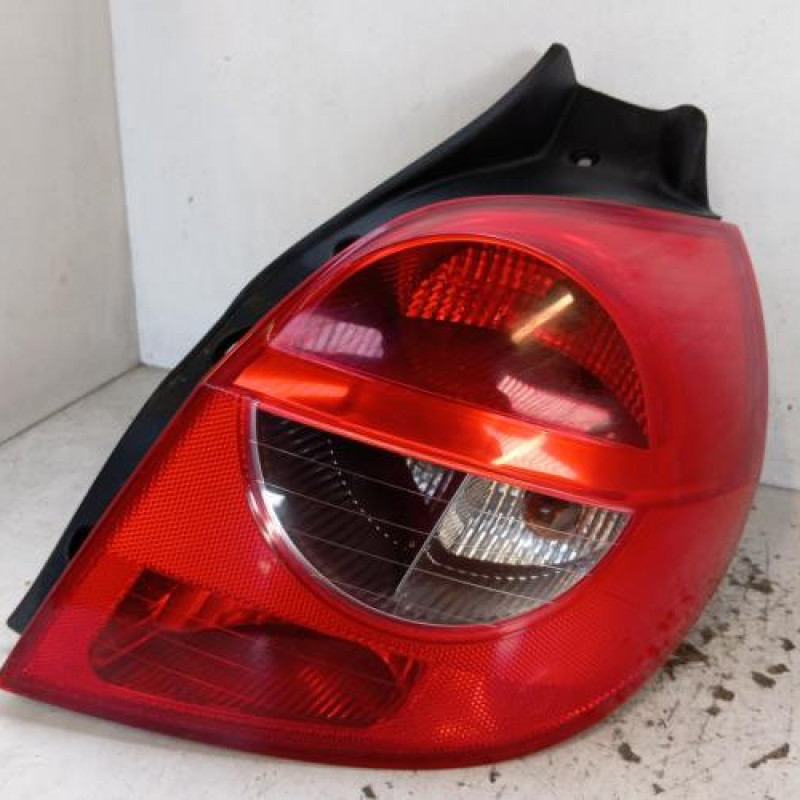 Feu arriere principal droit (feux) RENAULT CLIO 3 Feu arriere principal droit (feux) RENAULT CLIO 3