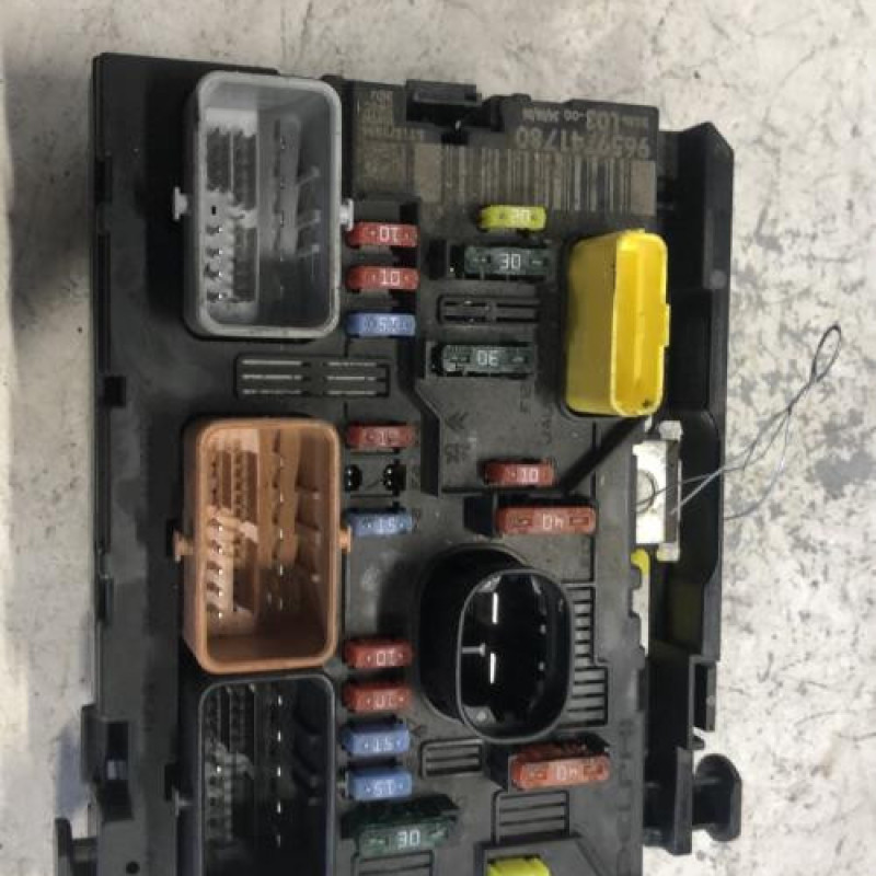Boitier servitude moteur (BSM) CITROEN C3 1 Boitier servitude moteur (BSM) CITROEN C3 1