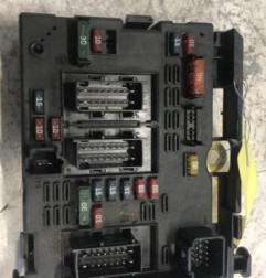 Boitier servitude moteur (BSM) PEUGEOT 206 Photo n°1