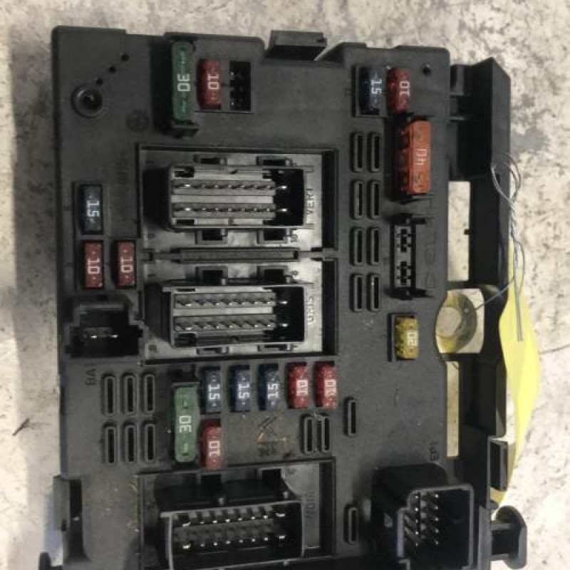 Boitier servitude moteur (BSM) PEUGEOT 206 Boitier servitude moteur (BSM) PEUGEOT 206