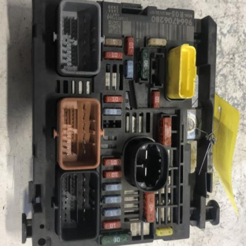 Boitier servitude moteur (BSM) PEUGEOT 308 1 Boitier servitude moteur (BSM) PEUGEOT 308 1