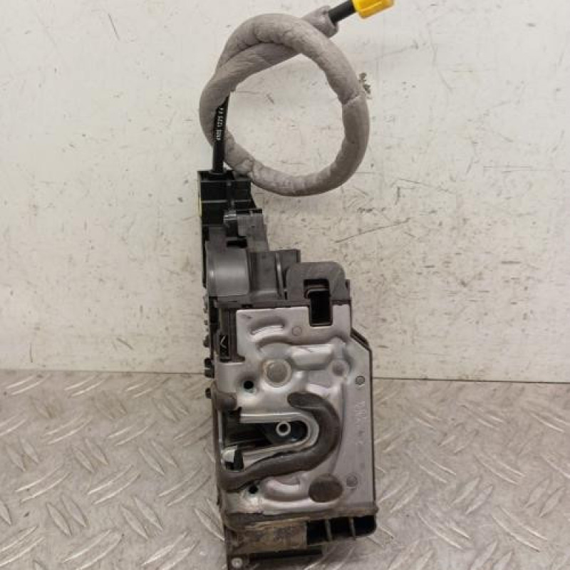 Serrure avant gauche MERCEDES CLASSE C 205