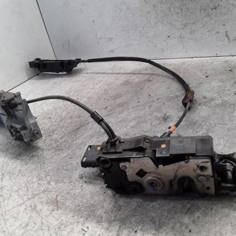 Serrure avant gauche PEUGEOT 207 Serrure avant gauche PEUGEOT 207