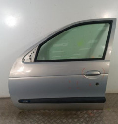 Porte avant gauche RENAULT MEGANE 1 Photo n°1