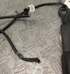 Attache ceinture avant droit NISSAN NAVARA NP300