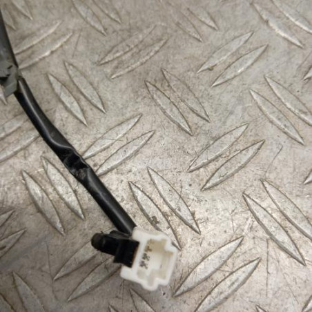 Attache ceinture avant gauche NISSAN NAVARA NP300