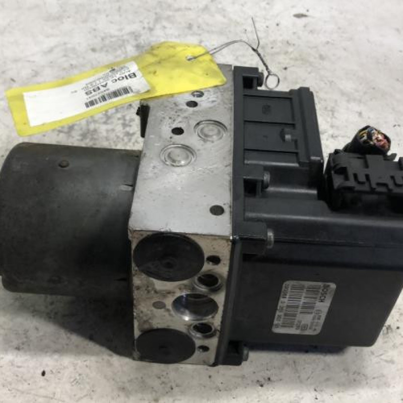 Bloc ABS (freins anti-blocage) AUDI A4 2 Bloc ABS (freins anti-blocage) AUDI A4 2