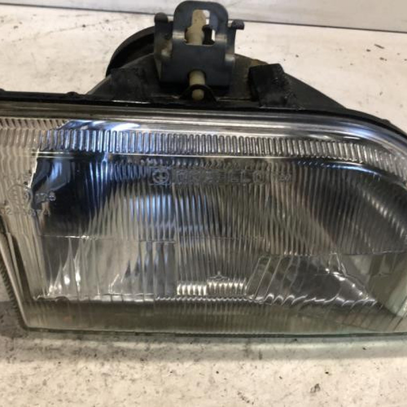 Optique avant principal droit (feux)(phare) FORD FIESTA 3