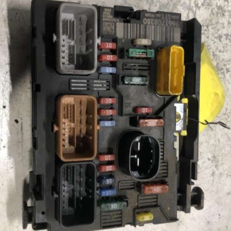 Boitier servitude moteur (BSM) PEUGEOT 307 Boitier servitude moteur (BSM) PEUGEOT 307