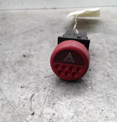 Bouton de warning PEUGEOT 106 Photo n°1
