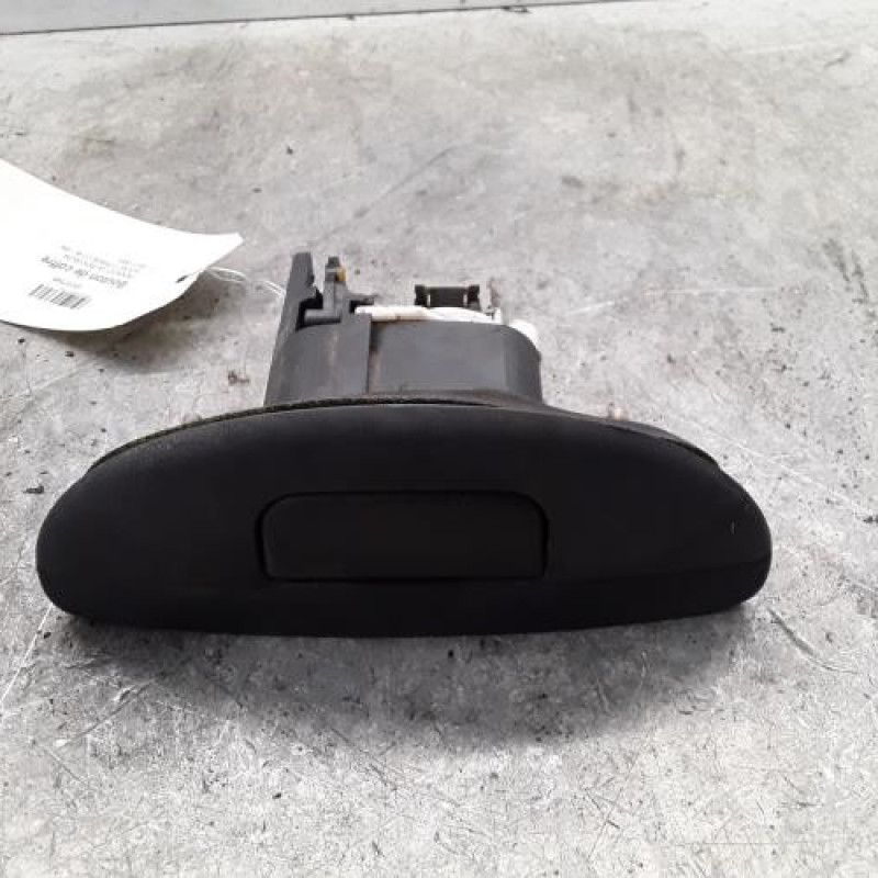 Bouton de coffre RENAULT SCENIC 1 Bouton de coffre RENAULT SCENIC 1