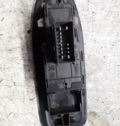 Interrupteur de leve vitre avant gauche PEUGEOT 2008 1