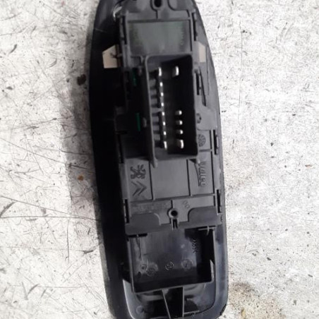 Interrupteur de leve vitre avant gauche PEUGEOT 2008 1