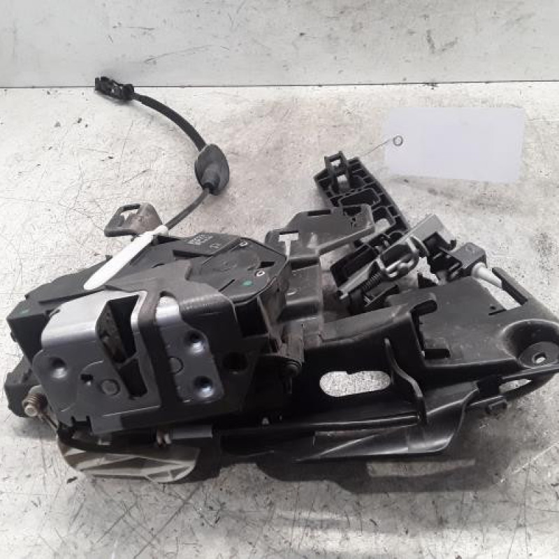 Serrure avant droit FORD FIESTA 6 Serrure avant droit FORD FIESTA 6