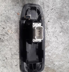 Interrupteur de leve vitre avant droit PEUGEOT 2008 1