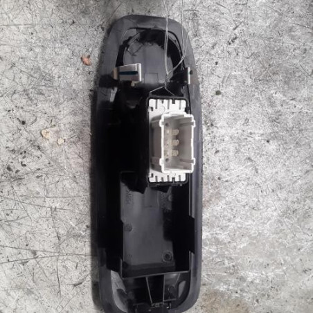 Interrupteur de leve vitre avant droit PEUGEOT 2008 1