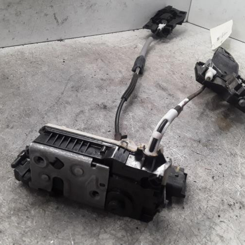 Serrure arriere droit PEUGEOT 2008 1 Serrure arriere droit PEUGEOT 2008 1
