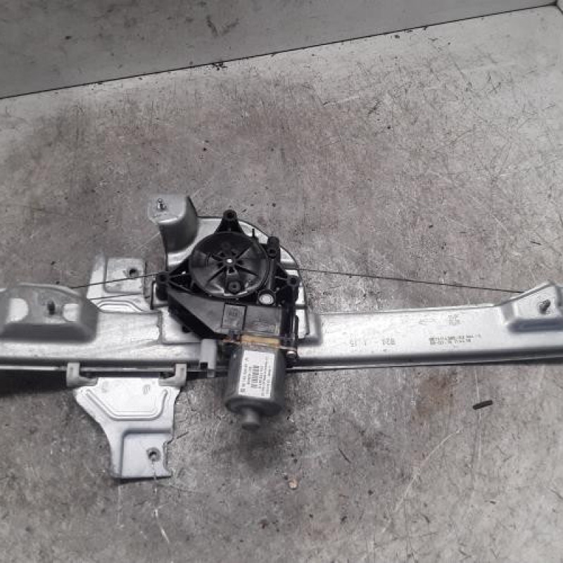 Leve vitre electrique avant droit PEUGEOT 2008 1