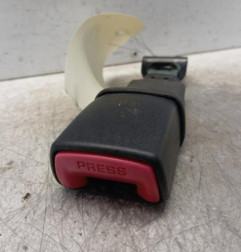 Attache ceinture arriere droit SUZUKI SWIFT 4 Photo n°1