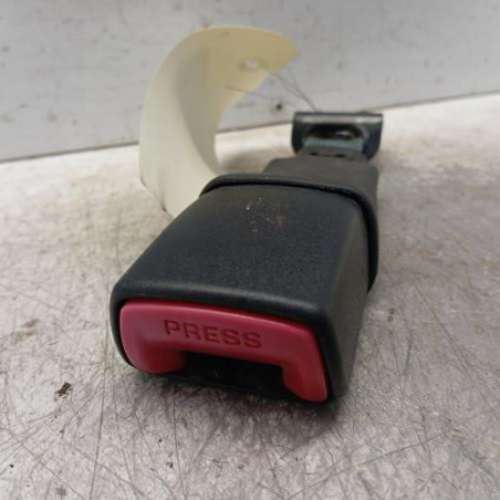 Attache ceinture arriere droit SUZUKI SWIFT 4 Photo n°1