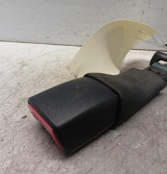 Attache ceinture arriere droit SUZUKI SWIFT 4