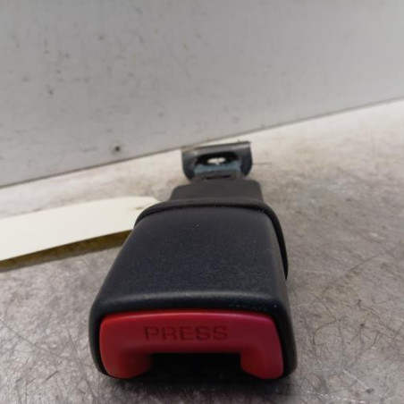 Attache ceinture arriere gauche SUZUKI SWIFT 4 Photo n°1