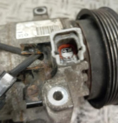 Compresseur clim RENAULT CLIO 4 Photo n°3