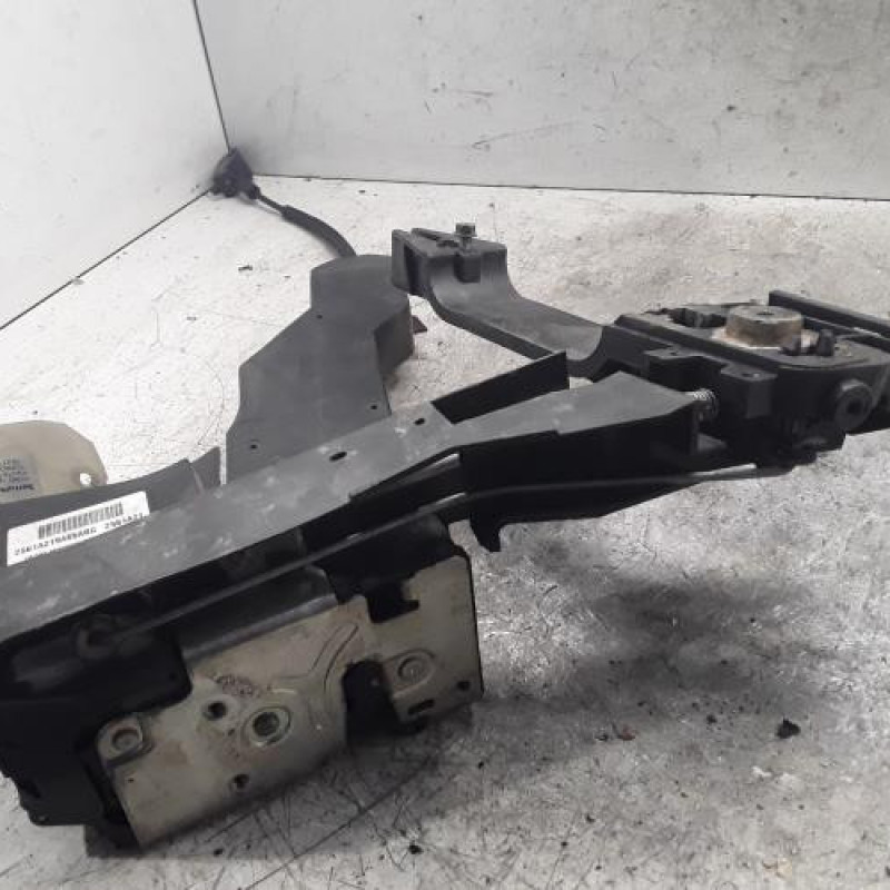 Serrure avant gauche FORD FIESTA 5