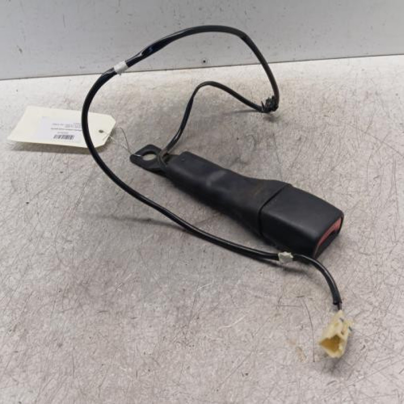 Attache ceinture avant gauche SUZUKI SWIFT 4