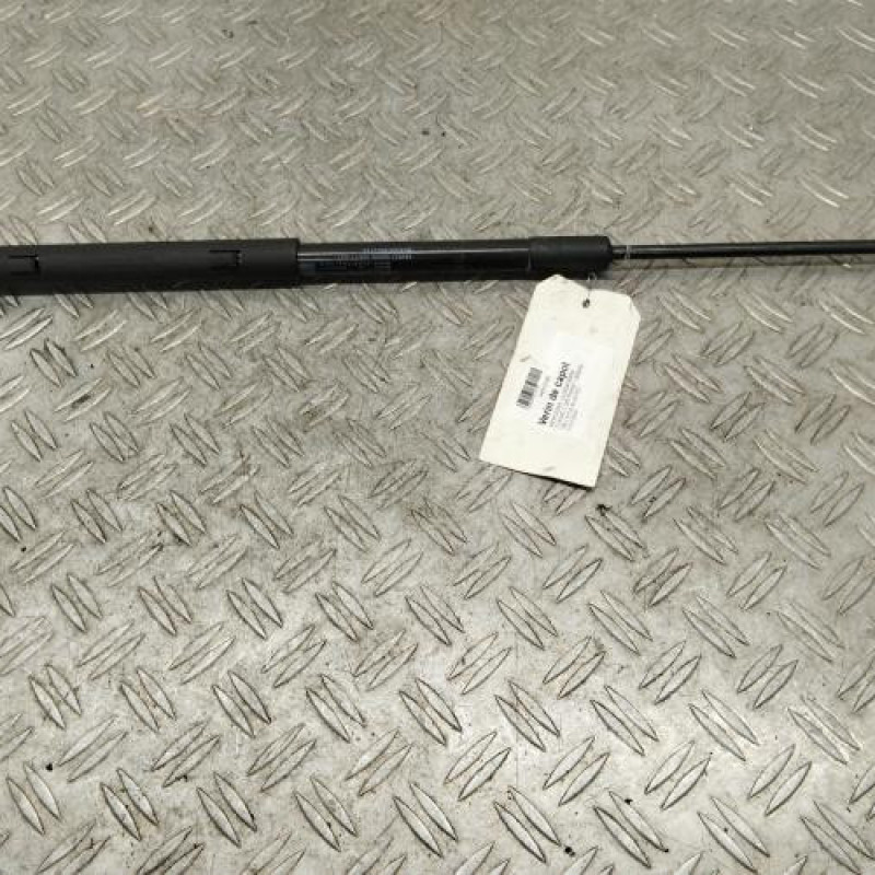 Verin de capot MERCEDES CLASSE C 205 Verin de capot MERCEDES CLASSE C 205