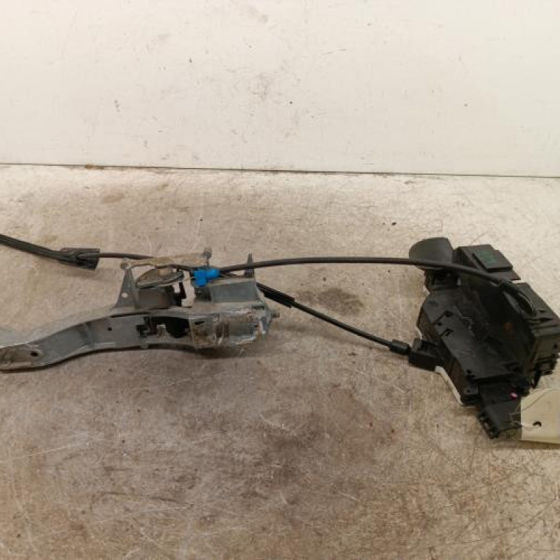 Serrure avant gauche CITROEN C4 PICASSO 1 Serrure avant gauche CITROEN C4 PICASSO 1