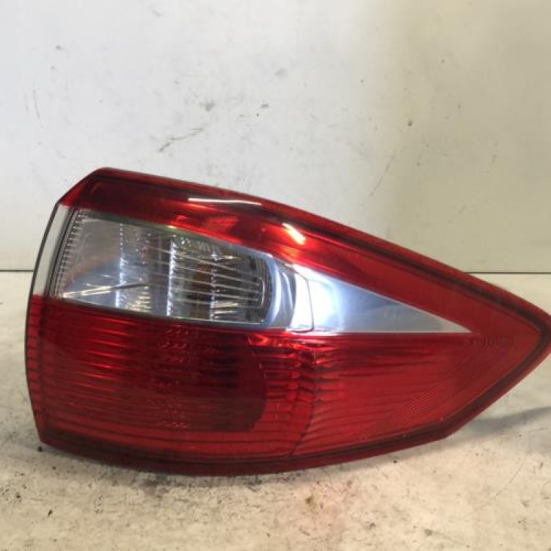 Feu arriere principal droit (feux) FORD C-MAX 2 Feu arriere principal droit (feux) FORD C-MAX 2