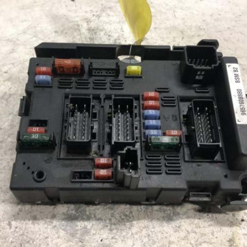 Boitier servitude moteur (BSM) PEUGEOT 206 Boitier servitude moteur (BSM) PEUGEOT 206