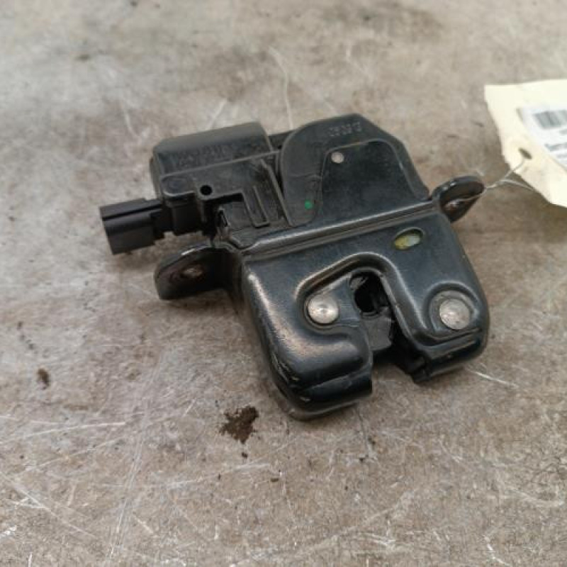 Serrure de hayon RENAULT CLIO 4 Serrure de hayon RENAULT CLIO 4