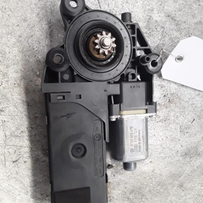 Moteur leve vitre avant gauche RENAULT MEGANE 3